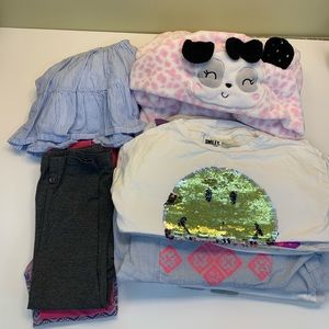 Girls clothes - lot of 13 for 5 years old